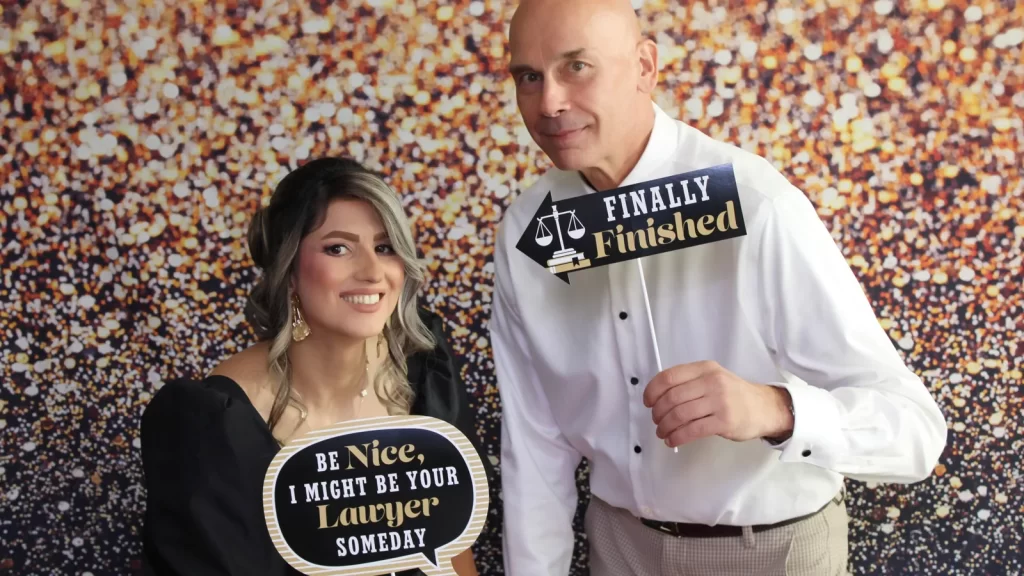 How much does a photo booth cost in Vaughan? Pricing, hours and add-ons explained