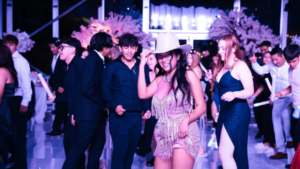 Sweet 16 and quinceañera photo booth ideas in Toronto